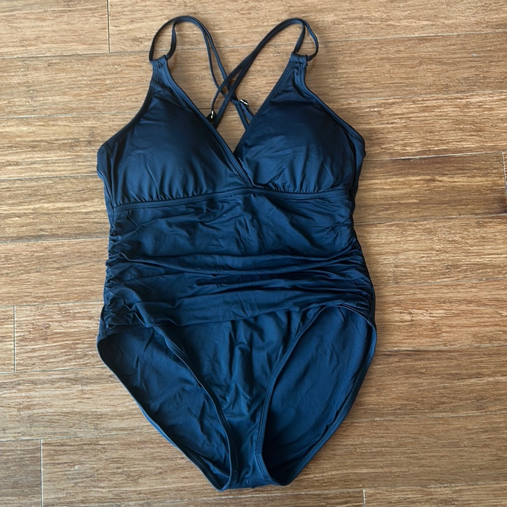 La Blanca One Piece Swimsuit with Underwire